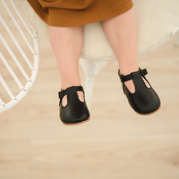 Riley T-Straps - Onyx Black - Picture 2 of 11